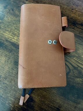 Moterm Veg Tan Caramel Weeks Cover